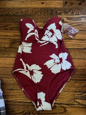 NWT Nip Tuck Swim Berry Floral Strapless One Piece Swimsuit Size US 4